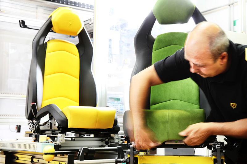 Illustration for article titled How Lamborghini builds its most technologically-advanced car ever